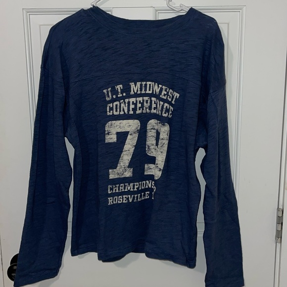 Universal thread long sleeve t-shirt - Picture 1 of 4